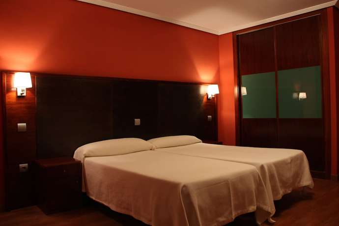 Imagen de la habitación del Hotel Tremazal. Foto 2