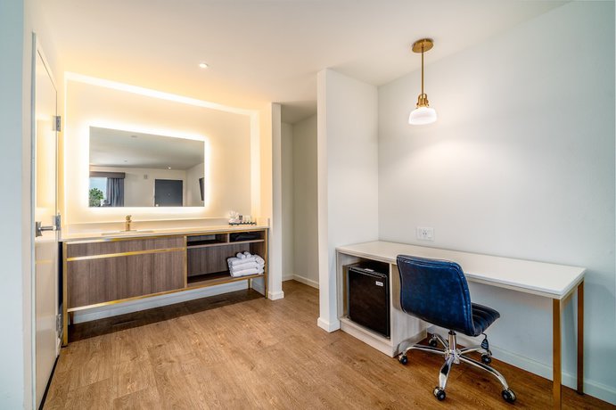 Imagen de la habitación del Hotel Trend at LAX Airport. Foto 13