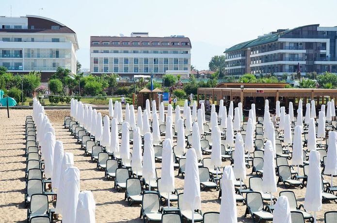 Imagen de los exteriores del Hotel Trendy Verbena Beach. Foto 13