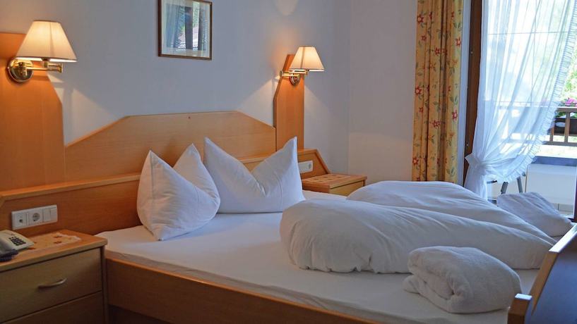 Imagen de la habitación del Hotel Trenker. Foto 3