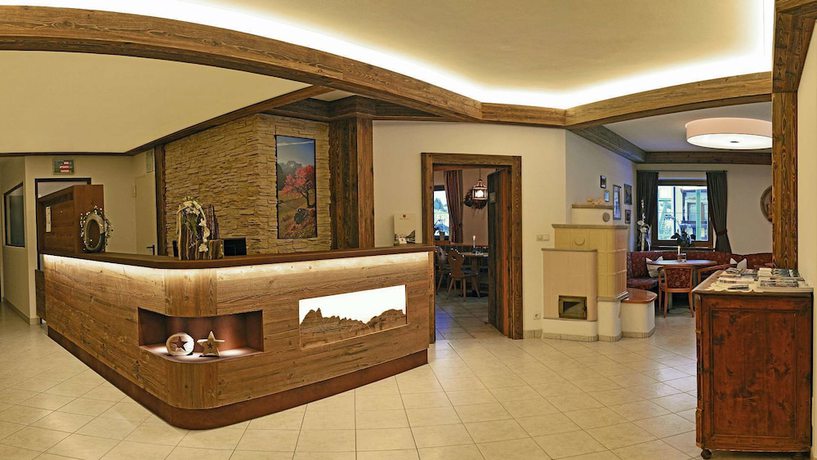 Imagen de los interiores del Hotel Trenker. Foto 19