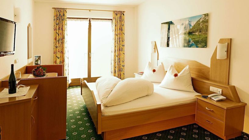 Imagen de la habitación del Hotel Trenker. Foto 15