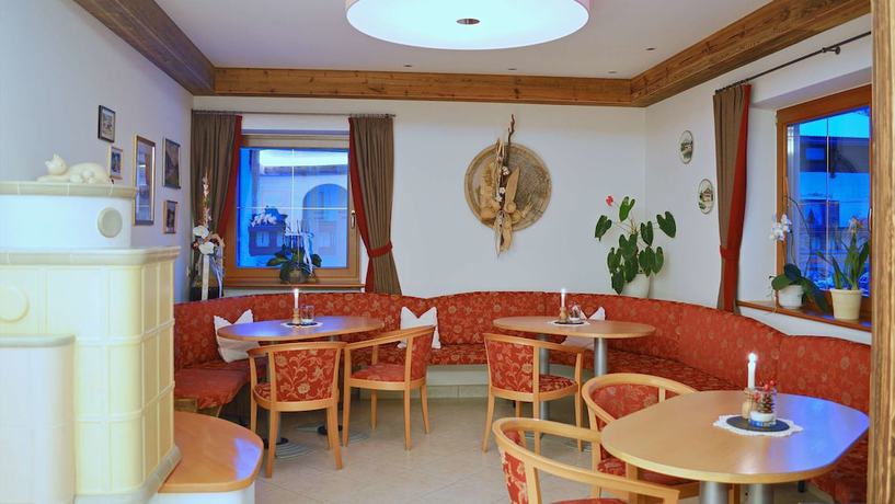 Imagen de los interiores del Hotel Trenker. Foto 20