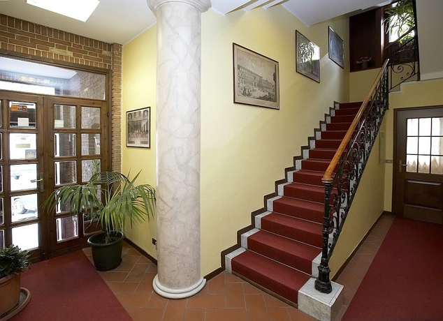 Imagen de los interiores del Hotel Trentina. Foto 9