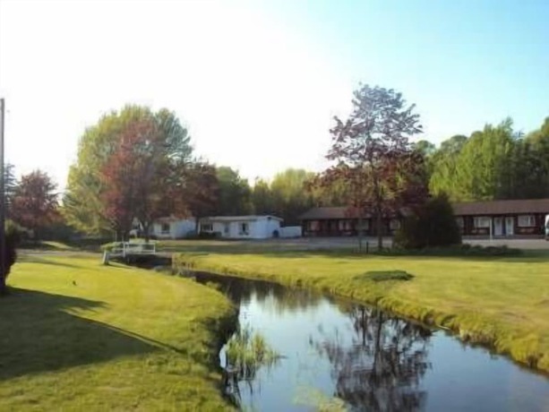 Imagen de los exteriores del Hotel Trenton Park Motel. Foto 12