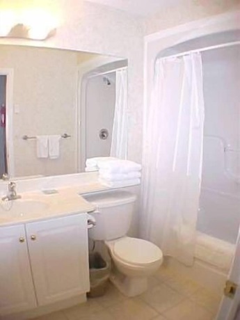 Imagen de la habitación del Hotel Trenton Park Motel. Foto 7