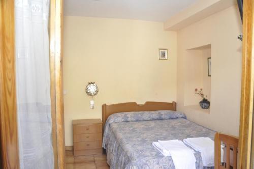 Imagen de la habitación del Hotel Tres Arcos. Foto 6