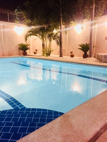 Imagen general del Hotel Tres Belle Maison Piscine Priv&eacute;e. Foto 11