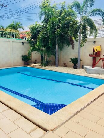 Imagen general del Hotel Tres Belle Maison Piscine Priv&eacute;e. Foto 14