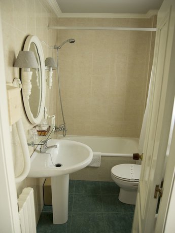 Imagen de la habitación del Hotel Tres Carabelas, Baiona. Foto 6