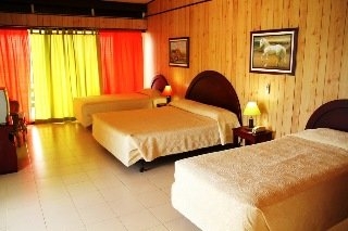 Imagen de los exteriores del Hotel Tres Casitas Welcome. Foto 4