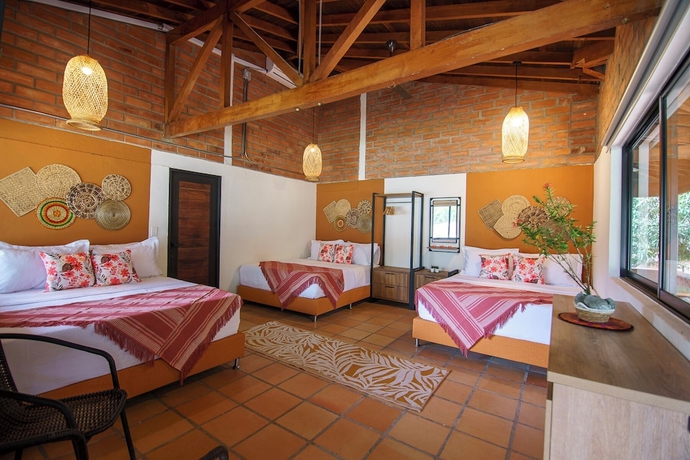 Imagen de la habitación del Hotel Tres Lagos Finca. Foto 7