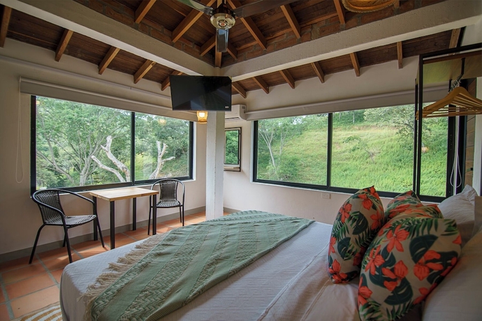 Imagen de la habitación del Hotel Tres Lagos Finca. Foto 11