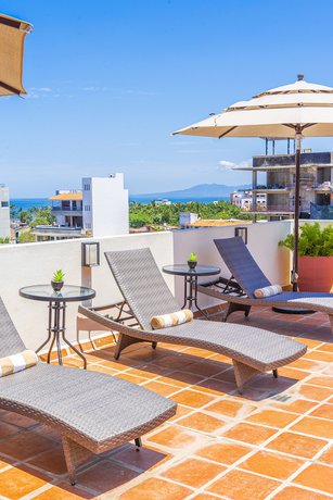 Imagen de la piscina del Hotel Tres Marias Luxury Suites - Adults Only. Foto 19