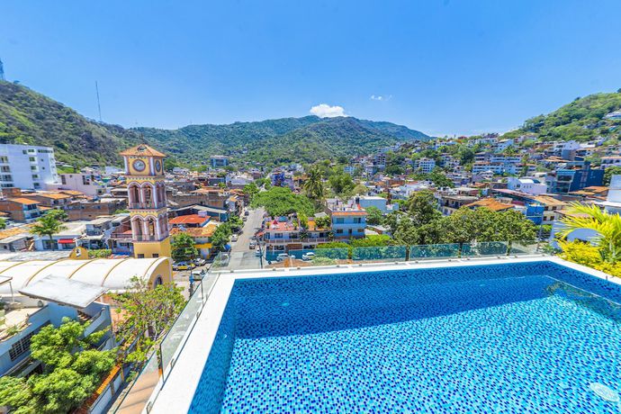 Imagen de la piscina del Hotel Tres Marias Luxury Suites - Adults Only. Foto 20