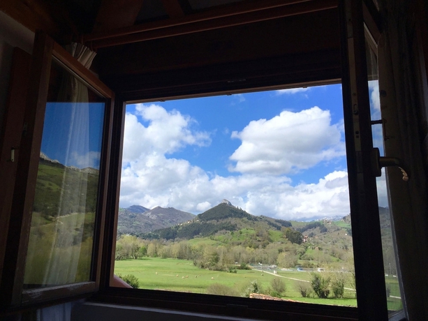 Imagen de los exteriores del Hotel Tres Palacios. Foto 10