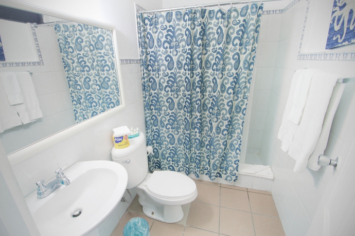 Imagen de la habitación del Hotel Tres Palmas Inn. Foto 4