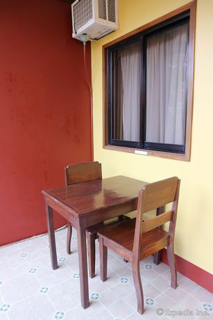 Imagen de la habitación del Hotel Tres Pension House. Foto 6