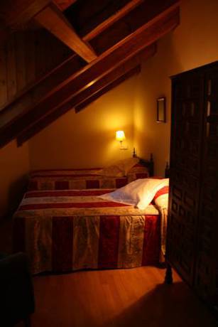 Imagen de la habitación del Hotel Tres Picos. Foto 2