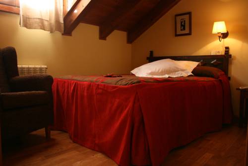 Imagen de la habitación del Hotel Tres Picos. Foto 3