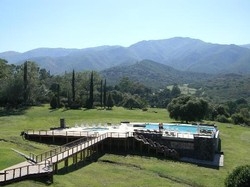 Imagen de la piscina del Hotel Tres Pircas. Foto 3