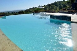 Imagen de la piscina del Hotel Tres Pircas. Foto 4