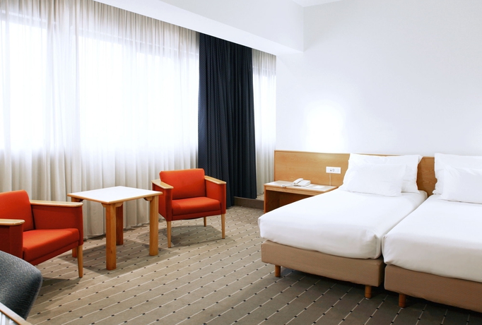 Imagen de la habitación del Hotel Tres Reyes Pamplona. Foto 7