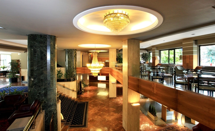 Imagen de los interiores del Hotel Tres Reyes Pamplona. Foto 16