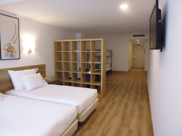 Imagen de la habitación del Hotel Tres Reyes Pamplona. Foto 13
