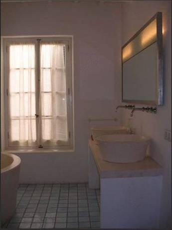 Imagen de los interiores del Hotel Tres Sants. Foto 15