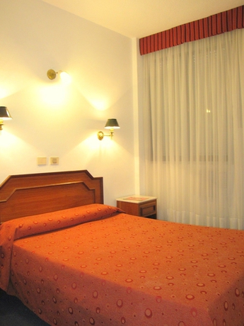 Imagen de la habitación del Hotel Tres Sargentos. Foto 2