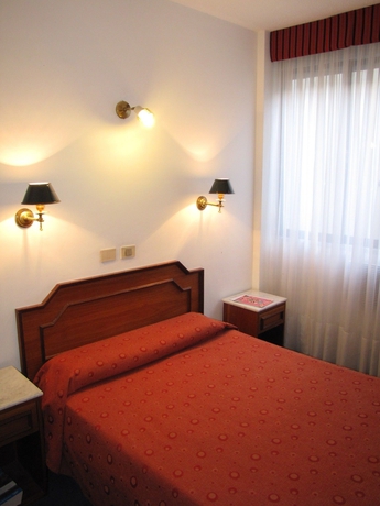 Imagen de la habitación del Hotel Tres Sargentos. Foto 5