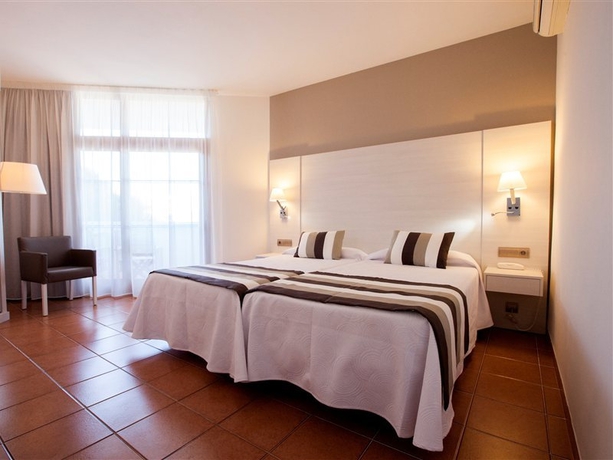 Imagen de la habitación del Hotel Tres Torres. Foto 8