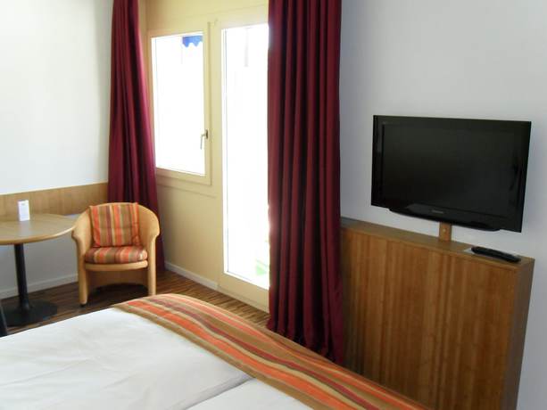 Imagen de la habitación del Hotel Tresa Bay. Foto 8