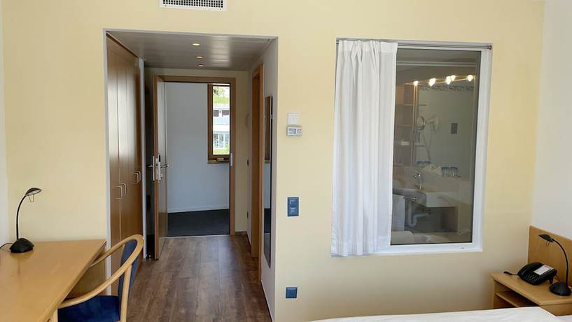 Imagen de la habitación del Hotel Tresa Bay. Foto 17