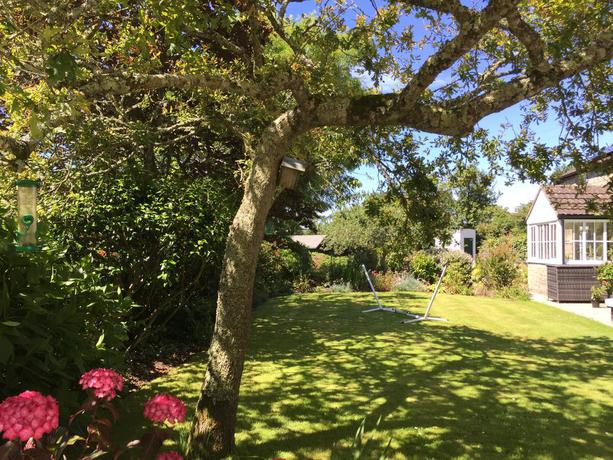 Imagen de los exteriores del Hotel Tresowes Green Cottage. Foto 19