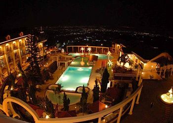 Imagen de los interiores del Hotel Tretes Raya And Resort. Foto 13