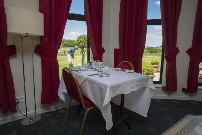 Imagen del bar/restaurante del Hotel Trethorne and Golf Club. Foto 7