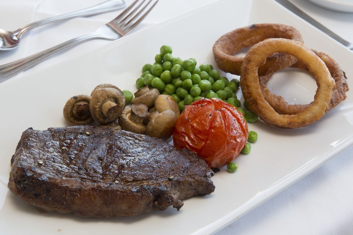 Imagen del bar/restaurante del Hotel Trethorne and Golf Club. Foto 8