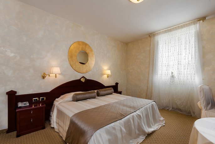 Imagen de la habitación del Hotel Trettenero. Foto 3