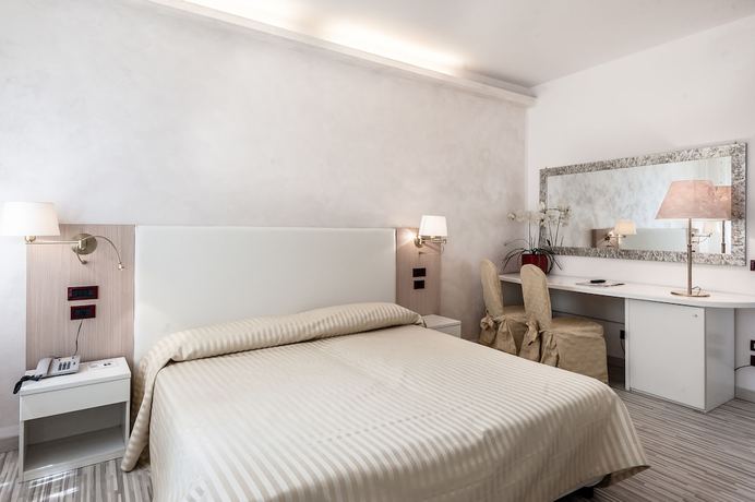 Imagen de la habitación del Hotel Trettenero. Foto 6