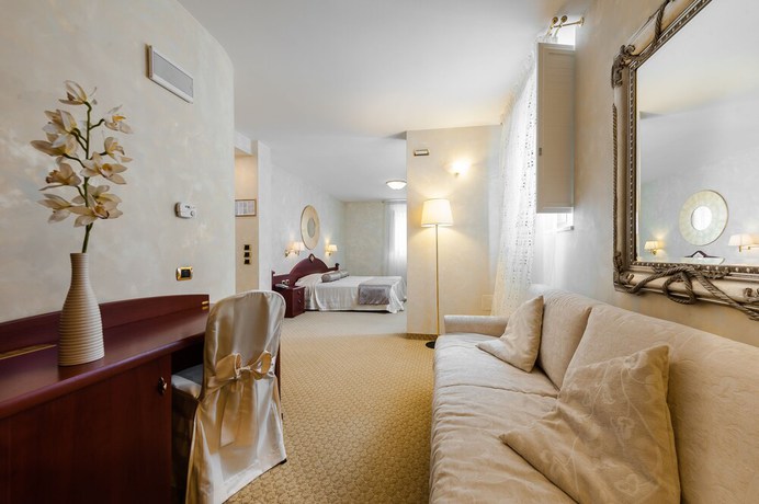 Imagen de la habitación del Hotel Trettenero. Foto 8