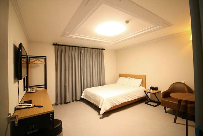 Imagen de la habitación del Hotel Trevi, Jeju. Foto 4