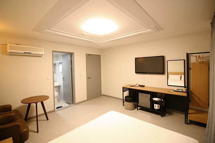 Imagen de la habitación del Hotel Trevi, Jeju. Foto 6
