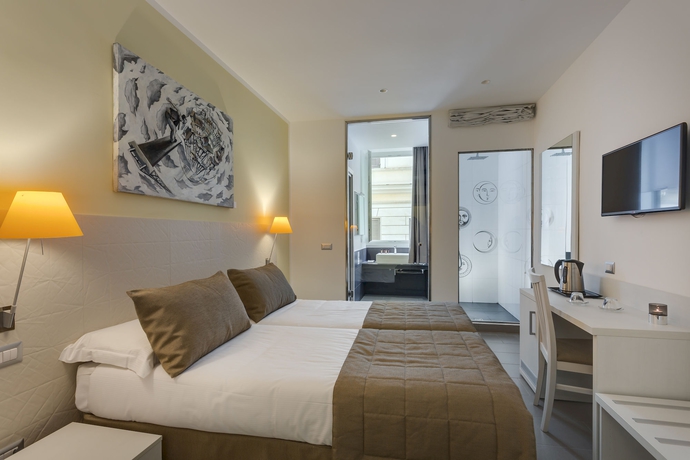 Imagen de la habitación del Hotel Trevi Palace. Foto 6