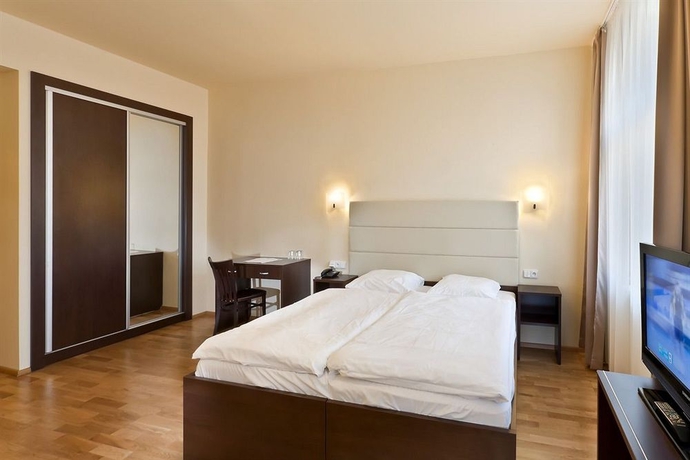 Imagen de la habitación del Hotel Trevi, Praga. Foto 5