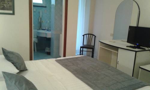 Imagen de la habitación del Hotel Trevi Riccione. Foto 2