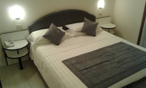 Imagen de la habitación del Hotel Trevi Riccione. Foto 4