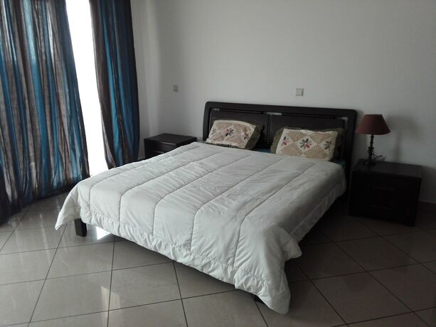 Imagen de la habitación del Hotel Trevi Towers. Foto 17