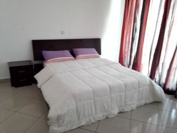 Imagen de la habitación del Hotel Trevi Towers. Foto 18